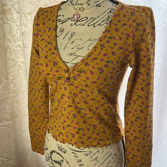 Blouse - Picture 2 of 5